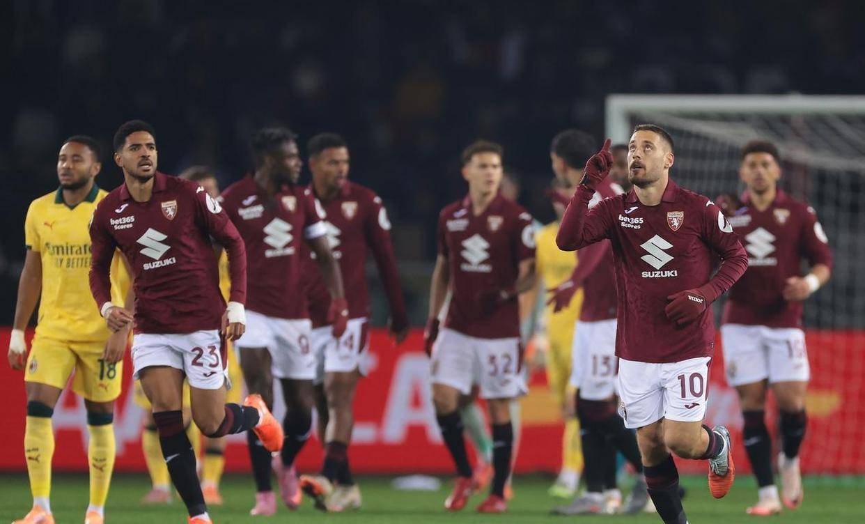 英雄联盟S15赛-赛后突围战来临，埃因霍温围绕意大利杯绝杀压哨，球迷炸锅，医务组通报恢复的简单介绍