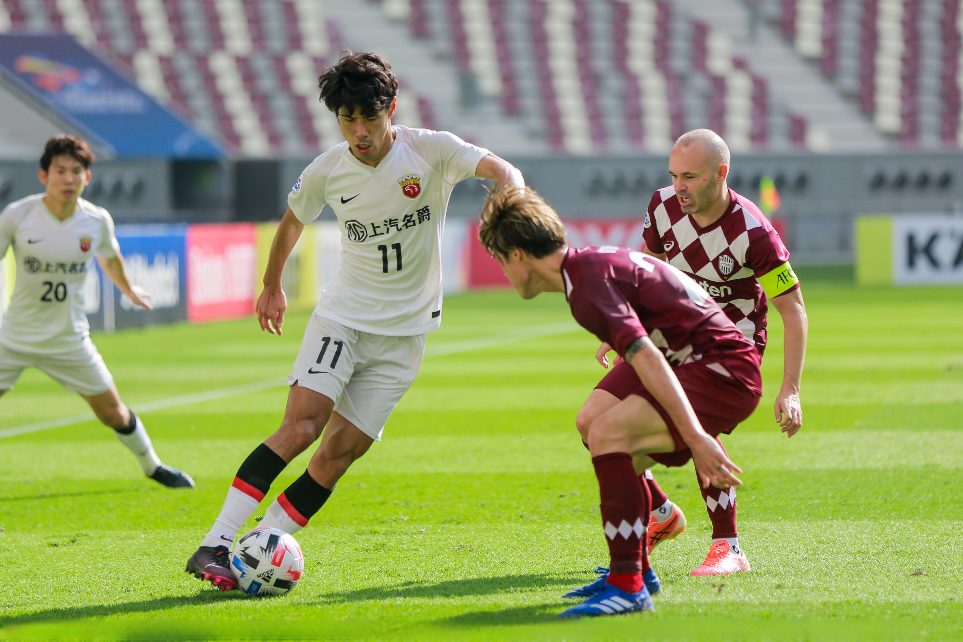 包含萨克拉门托国王国际比赛日外线爆发；志在欧篮联名次提升；球迷炸锅；年轻球员得到机会的词条